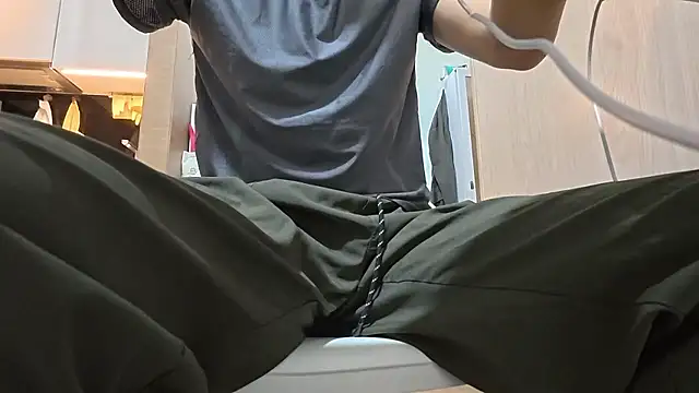 Snapshot of YunheLEE chatting on 15, 1, 2026 YunheLEE online show from 15, 1, 2026