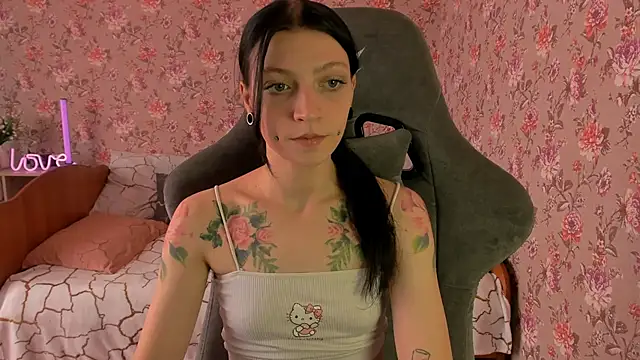 Snapshot of Lolly_Haze chatting on 20, 10, 2025 Lolly Haze online show from 20, 10, 2025
