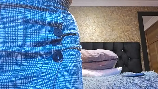 emma xuee online show from 17, 10, 2025