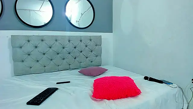 Sophie and andress online show from 7, 10, 2025