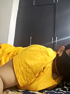 Snapshot of kirti__arora chatting on 21, 9, 2025 kirti arora online show from 21, 9, 2025