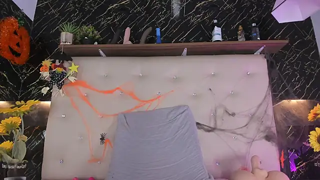 Alexa Smith   online show from 27, 10, 2025