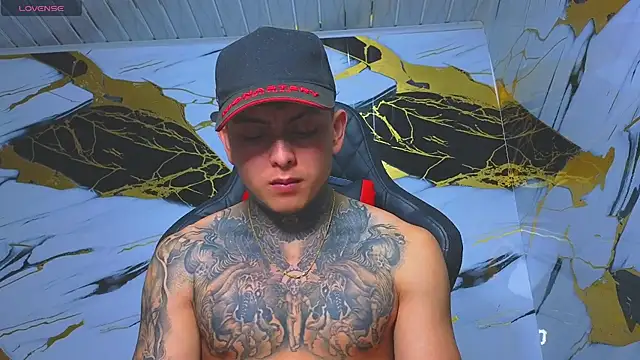 Kevin22 222 online show from 10, 10, 2025