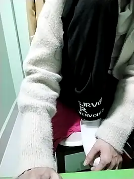 Luxcute286 online show from 22, 2, 2025