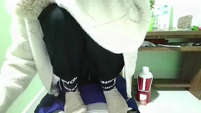 Luxcute286 online show from 22, 2, 2025