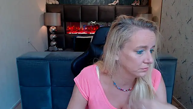 Snapshot of Wendysexyx chatting on 30, 9, 2025 Wendysexyx online show from 30, 9, 2025