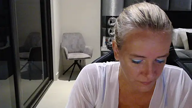 Wendysexyx online show from 13, 1, 2026