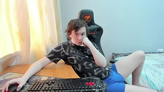 iliaskrislove online show from 7, 4, 2026