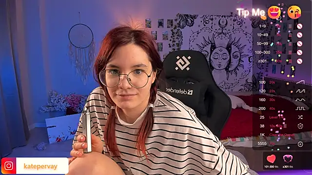 Snapshot of callmekatesmith chatting on 2, 3, 2025 callmekatesmith online show from 2, 3, 2025
