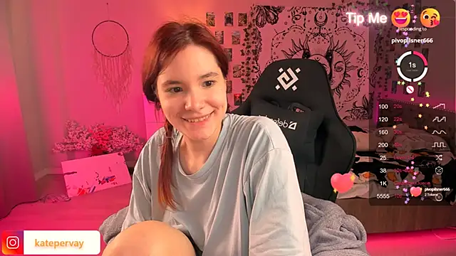 Snapshot of callmekatesmith chatting on 6, 3, 2025 callmekatesmith online show from 6, 3, 2025