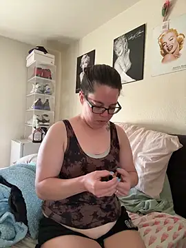 Snapshot of FreakNastyLacie chatting on 18, 5, 2026 FreakNastyLacie online show from 18, 5, 2026