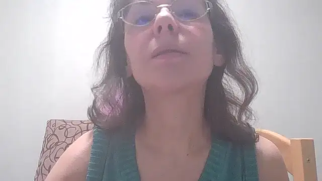 HollyJewel online show from 6, 3, 2025