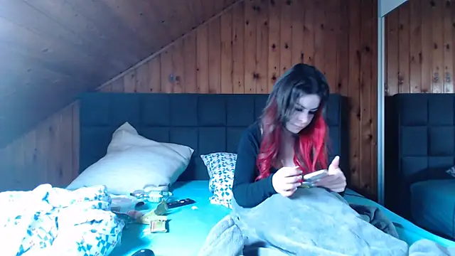 BoeseMoni1998 online show from 2, 3, 2025