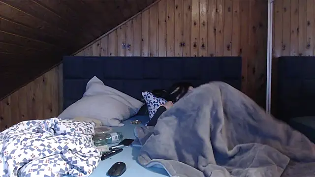 BoeseMoni1998 online show from 6, 3, 2025