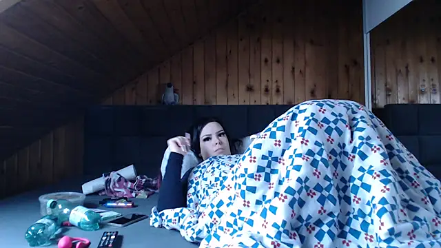 BoeseMoni1998 online show from 31, 10, 2025