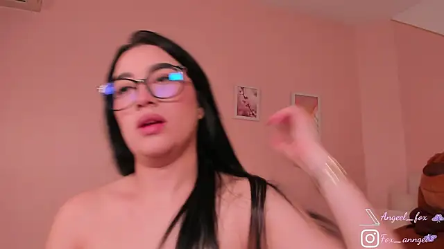 angeel fox online show from 9, 10, 2025