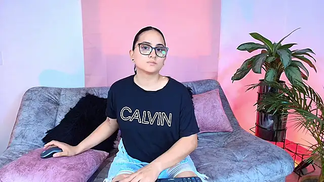 Jules n Gia online show from 6, 11, 2025