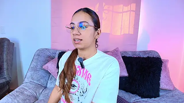 Jules n Gia online show from 22, 11, 2025