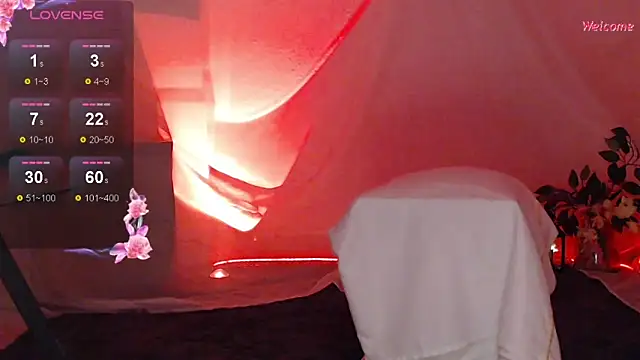 Snapshot of Leonora_luxry chatting on 3, 10, 2025 Leonora luxry online show from 3, 10, 2025