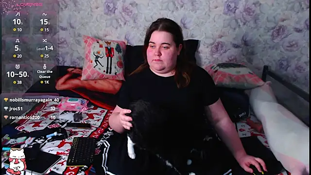 Estelle Hicks online show from 12, 2, 2025