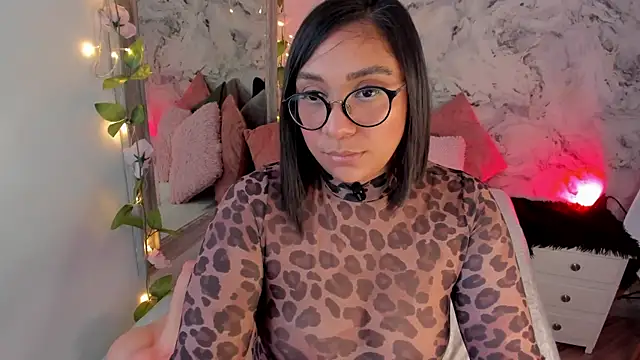 Snapshot of Bella_desi_ chatting on 15, 7, 2026 Bella desi online show from 15, 7, 2026