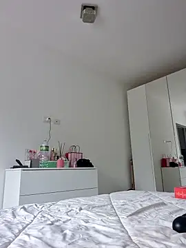 Snapshot of Emily_Posh chatting on 25, 9, 2025 Emily Posh online show from 25, 9, 2025