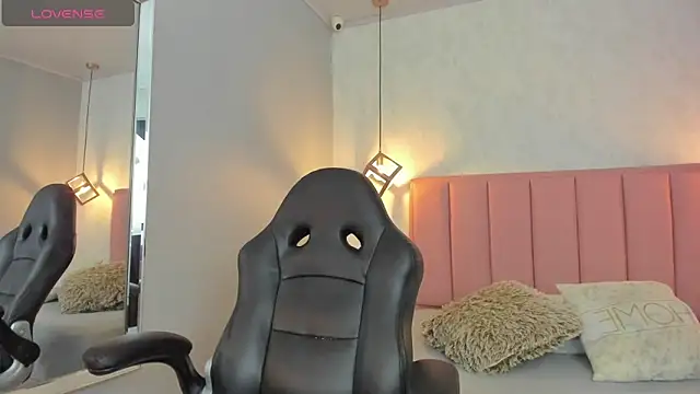 SUNNYCYRUS online show from 18, 2, 2026