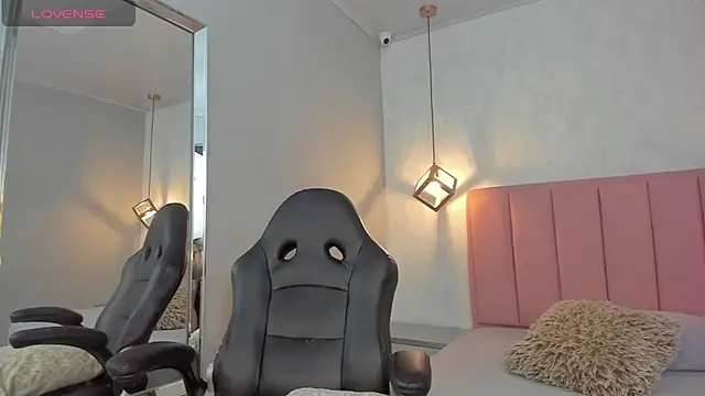 SUNNYCYRUS online show from 26, 2, 2026