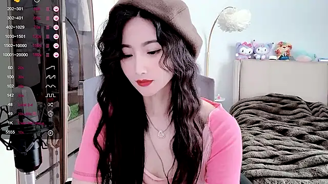 Snapshot of FeiFei-babe chatting on 11, 2, 2025 FeiFei-babe online show from 11, 2, 2025