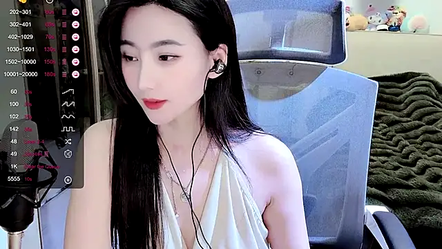 Snapshot of FeiFei-babe chatting on 12, 3, 2025 FeiFei-babe online show from 12, 3, 2025