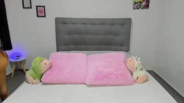 Agataowens online show from 19, 2, 2025