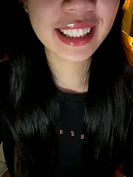 minmin2kk5 online show from 3, 11, 2025