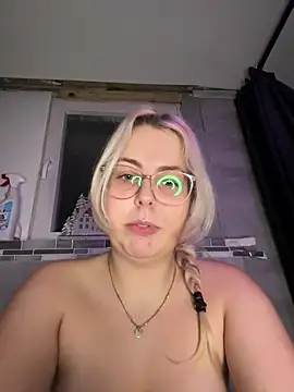 Livewithlucy online show from 21, 12, 2024