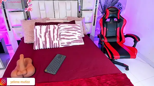 Snapshot of Yelena_mutiz chatting on 2, 3, 2026 Yelena mutiz online show from 2, 3, 2026