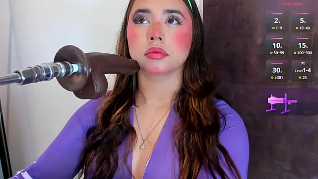 issie cute online show from 15, 11, 2025