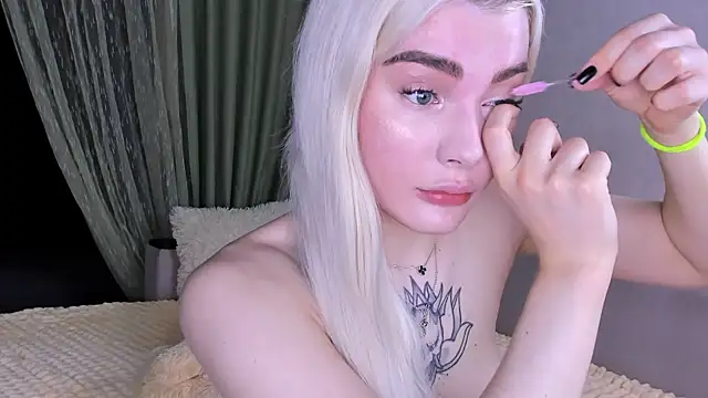 Snapshot of Sweeet_Barbie chatting on 14, 6, 2026 Sweeet Barbie online show from 14, 6, 2026