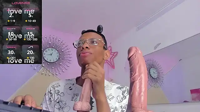 Snapshot of Tiffany_Valentine15 chatting on 18, 11, 2025 Tiffany Valentine15 online show from 18, 11, 2025