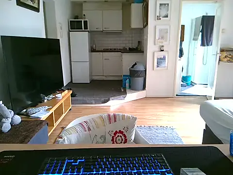 mihaimichael online show from 11, 4, 2026