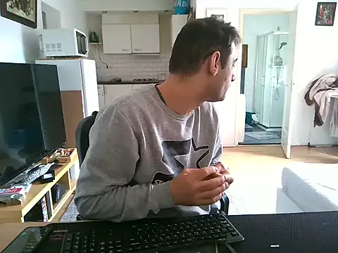 Snapshot of mihaimichael chatting on 2, 6, 2026 mihaimichael online show from 2, 6, 2026