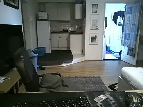 Snapshot of mihaimichael chatting on 18, 6, 2026 mihaimichael online show from 18, 6, 2026