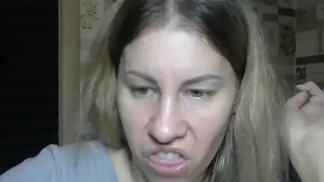 Snapshot of TherestlessKitty chatting on 1, 10, 2025 TherestlessKitty online show from 1, 10, 2025