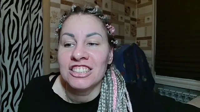 Snapshot of TherestlessKitty chatting on 5, 5, 2026 TherestlessKitty online show from 5, 5, 2026