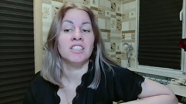Snapshot of TherestlessKitty chatting on 4, 6, 2026 TherestlessKitty online show from 4, 6, 2026