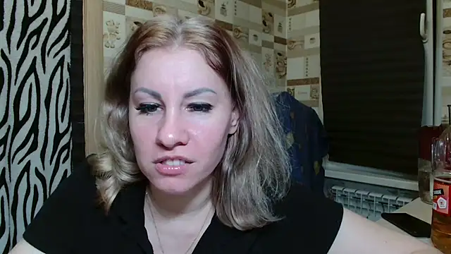 Snapshot of TherestlessKitty chatting on 25, 6, 2026 TherestlessKitty online show from 25, 6, 2026