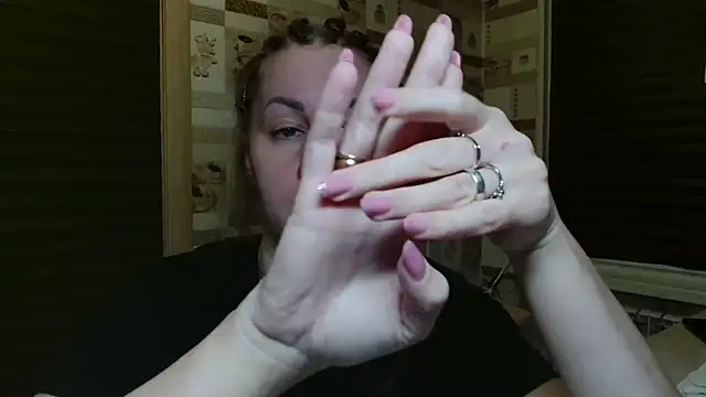 Snapshot of TherestlessKitty chatting on 21, 7, 2026 TherestlessKitty online show from 21, 7, 2026