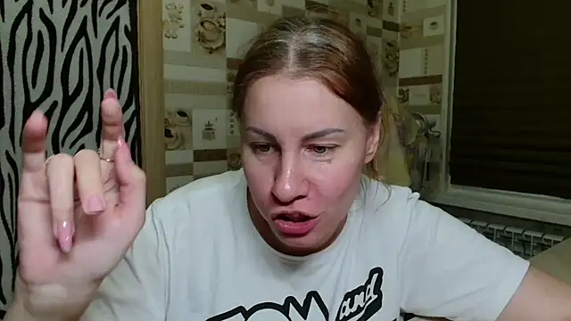 Snapshot of TherestlessKitty chatting on 28, 7, 2026 TherestlessKitty online show from 28, 7, 2026