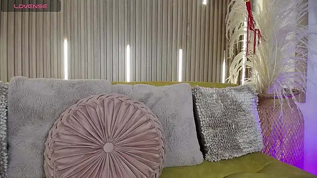 Tayzon Foxxx online show from 25, 4, 2026