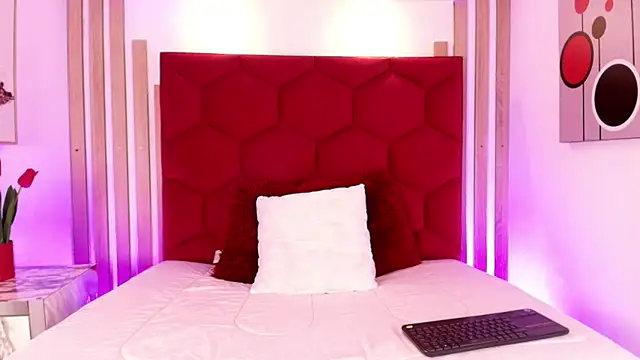 Tayzon Foxxx online show from 27, 7, 2026