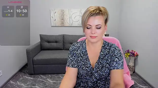 Julia Wilsone online show from 24, 11, 2025