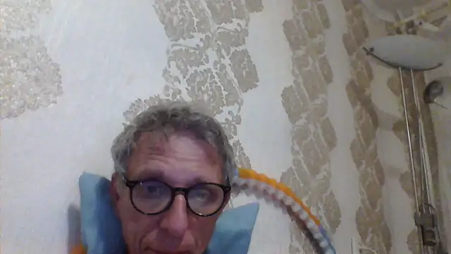 Snapshot of BobbyXRoyal chatting on 6, 8, 2026 BobbyXRoyal online show from 6, 8, 2026